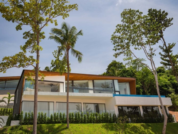 Luxury 5-Bed Seaview Villas in Maenam